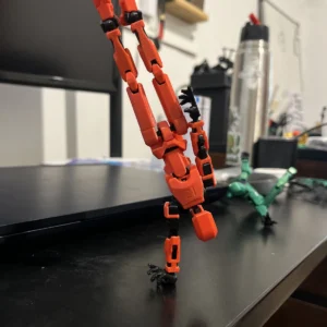 Figura de acción articulada impresa en 3D